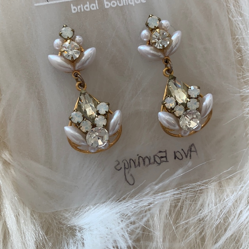 Bridal earrings - gold & pearl